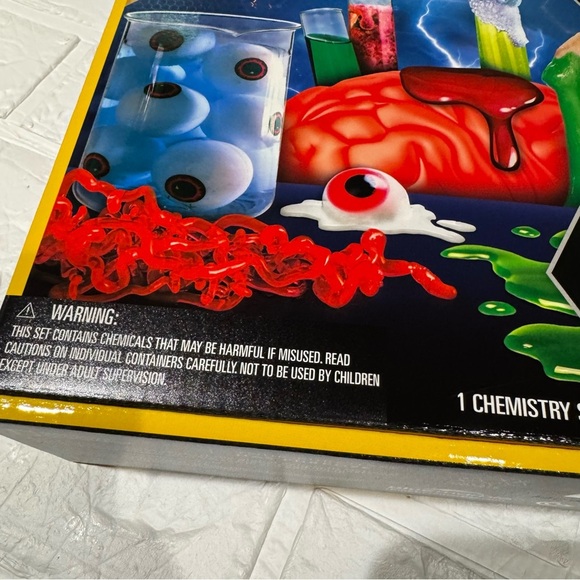 New National Geographic Super Gross Chemistry Set, STEM - Picture 7 of 11